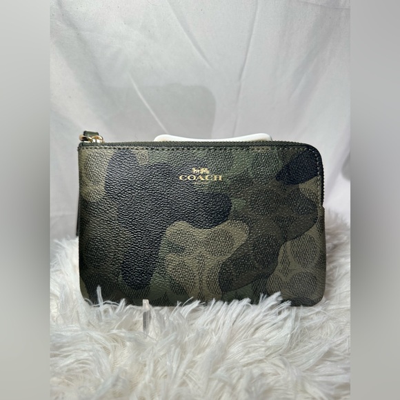 Coach Zip Sig Camo Wristlet - Picture 5 of 7